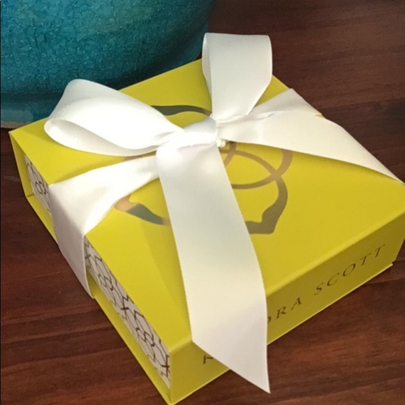 New Kendra Scott Bi-Colored Gold Drop Earrings Rose Gold Filigree Mix Gift Boxed - Picture 4 of 5